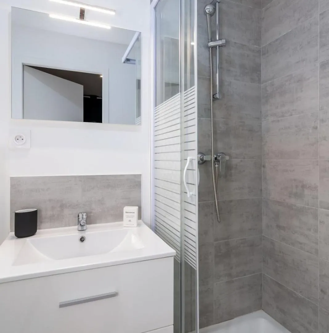 Apartment Perron - Cozy 2 People - Oullins 0*,